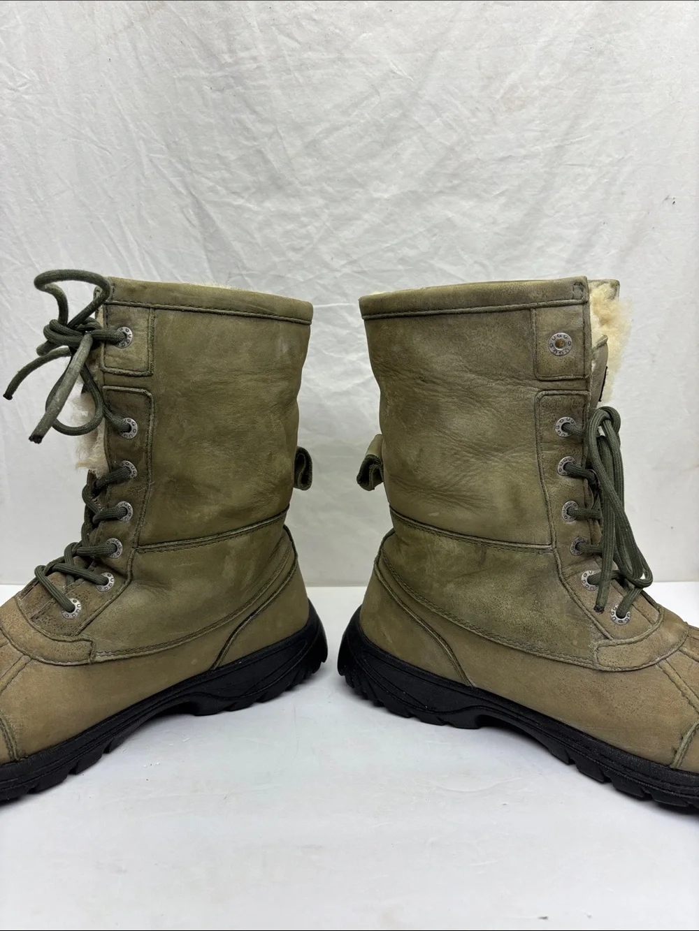 UGG Event Natural Shearling Lined Boot Interior, size 9